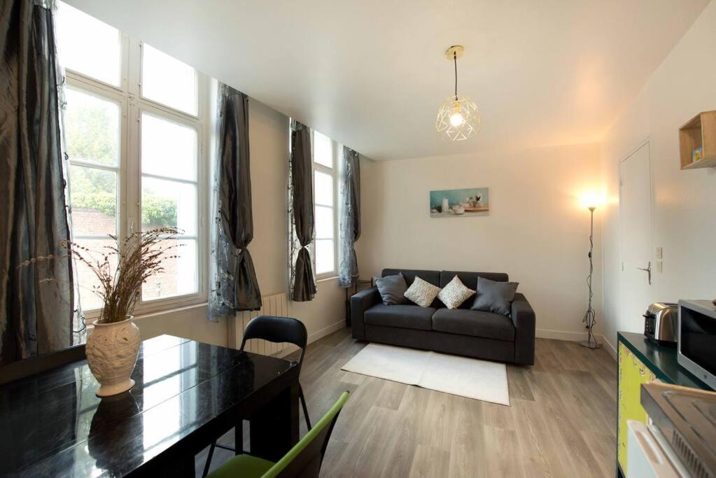 Le Castille Centre Gare Wifi Et Parking Gratuit Apartment Amiens Luaran gambar
